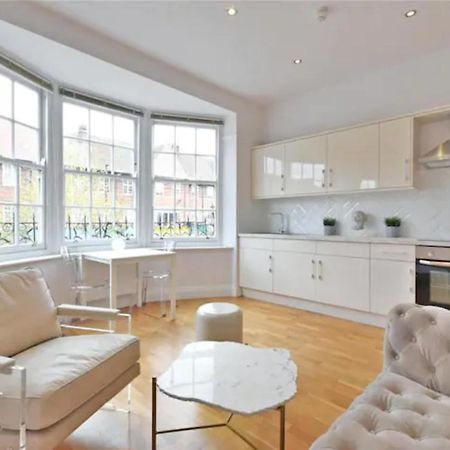 Luxury 3 Bed Apartment - Huge Outdoor Terrace & Amazing Transport Links Londra Exterior foto