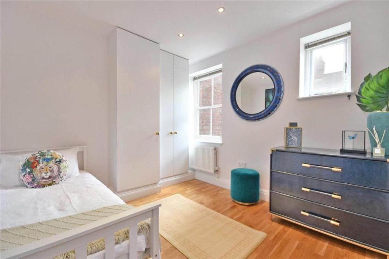 Luxury 3 Bed Apartment - Huge Outdoor Terrace & Amazing Transport Links Londra Exterior foto